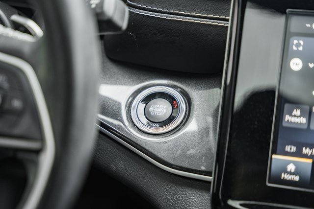 Used 2022 Jeep Grand Cherokee Altitude image 28