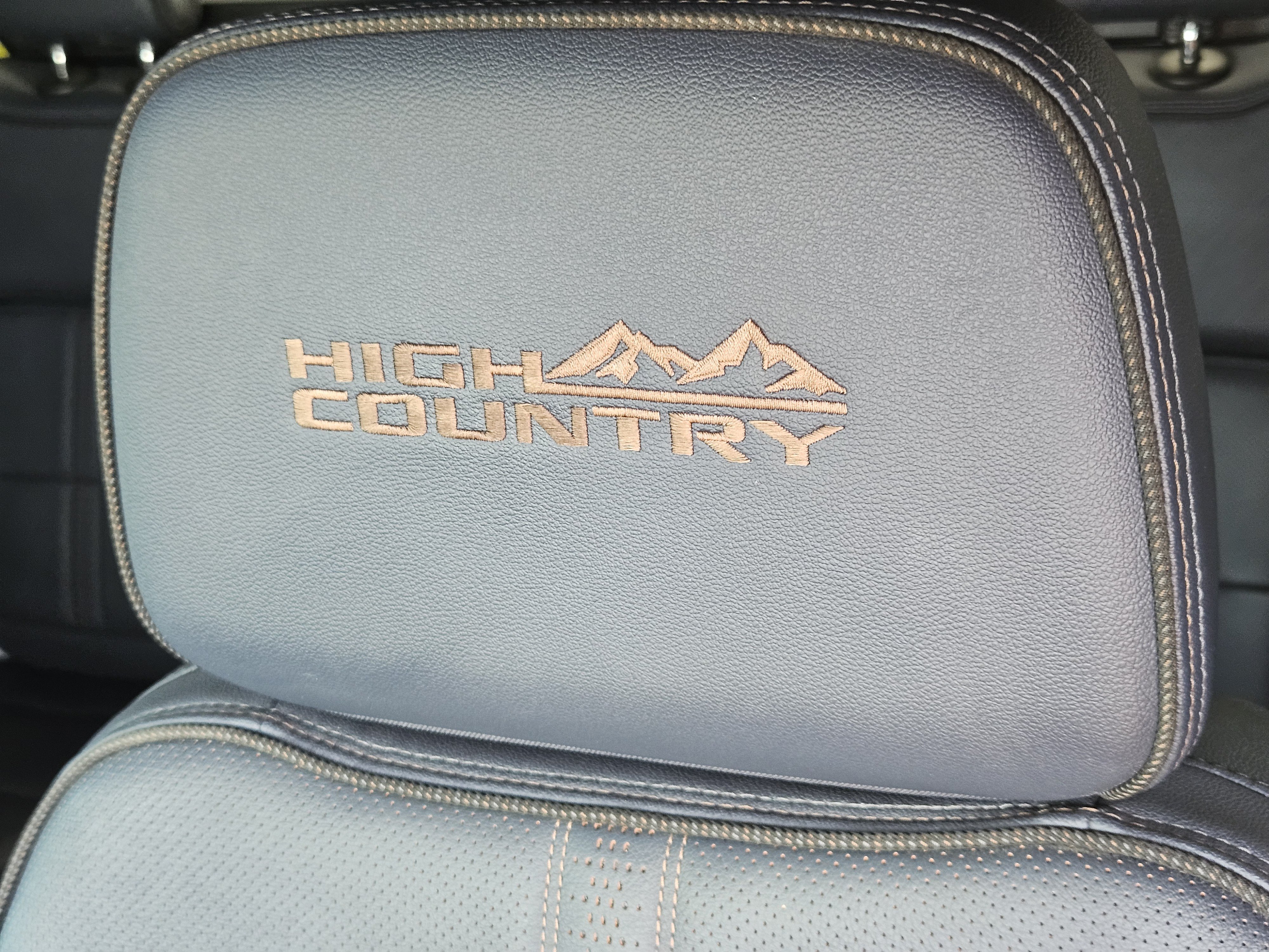 Used 2024 Chevrolet Silverado 3500 High Country w/ High Country Premium Package AWD/4WD image 15