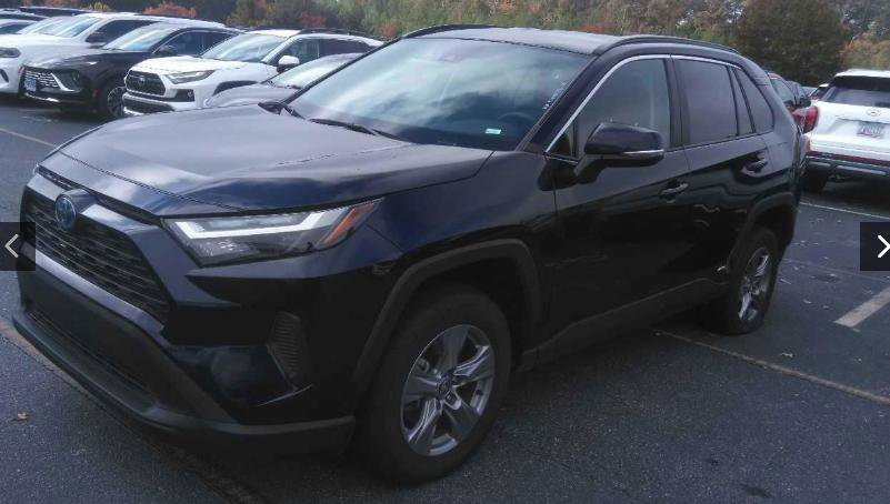 Used 2024 Toyota RAV4 XLE AWD/4WD image 8