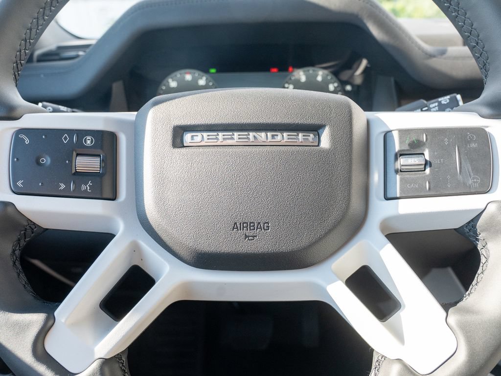 New 2026 Land Rover Defender 110 X-Dynamic SE AWD/4WD image 14
