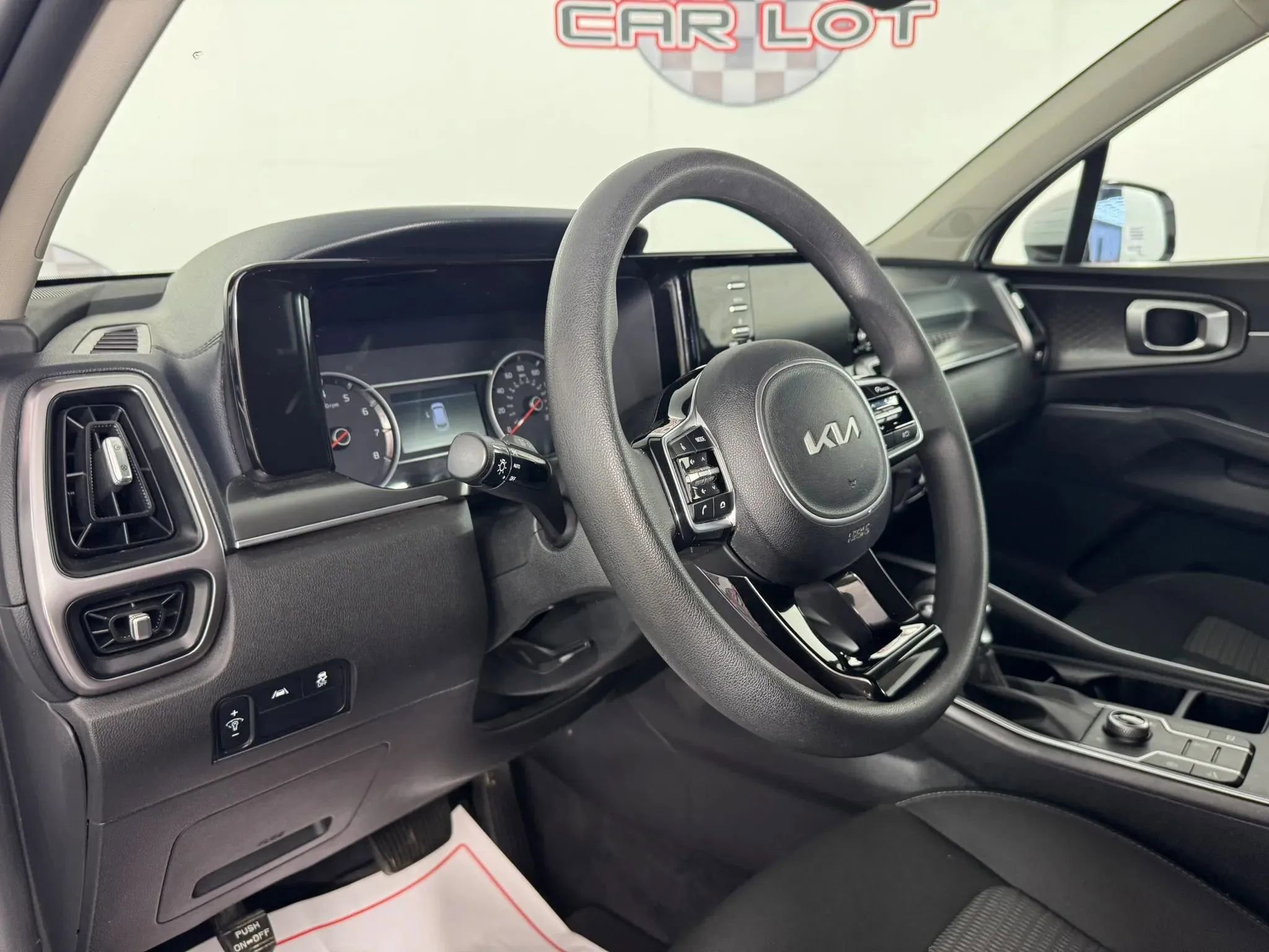 Used 2023 Kia Sorento LX AWD/4WD image 10