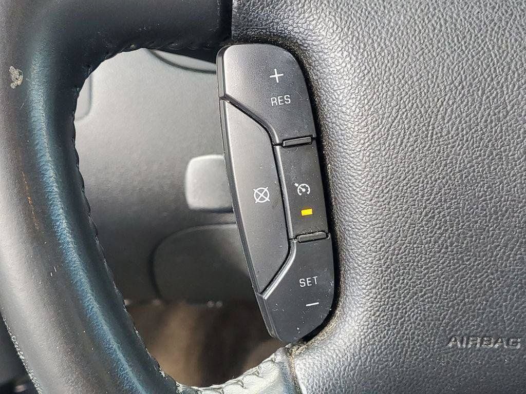Used 2008 Chevrolet Impala LT w/ Luxury Edition Package FWD image 9