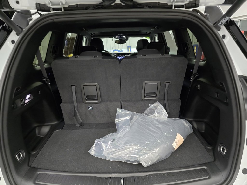 Used 2024 Jeep Grand Cherokee L Laredo w/ Luxury Tech Group I image 39