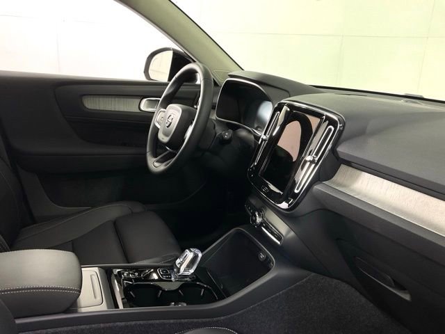 New 2026 Volvo XC40 B5 Plus w/ Protection Package Premier image 35