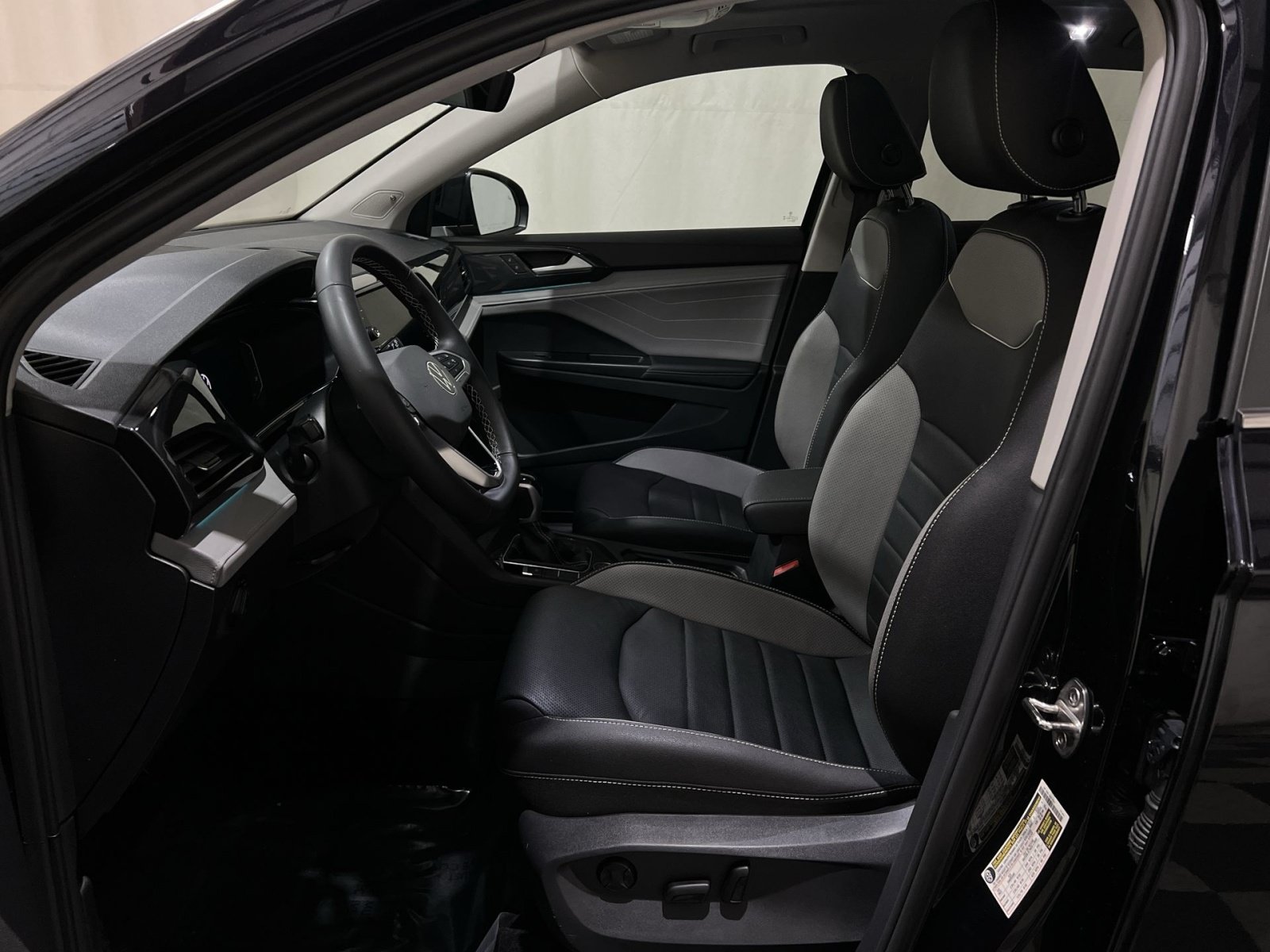 Used 2024 Volkswagen Taos SEL AWD/4WD image 18