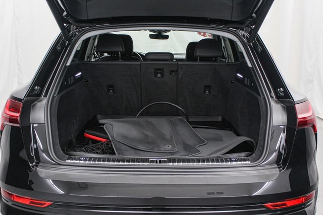 Used 2021 Audi e-tron Premium w/ Convenience Plus Package AWD/4WD image 9