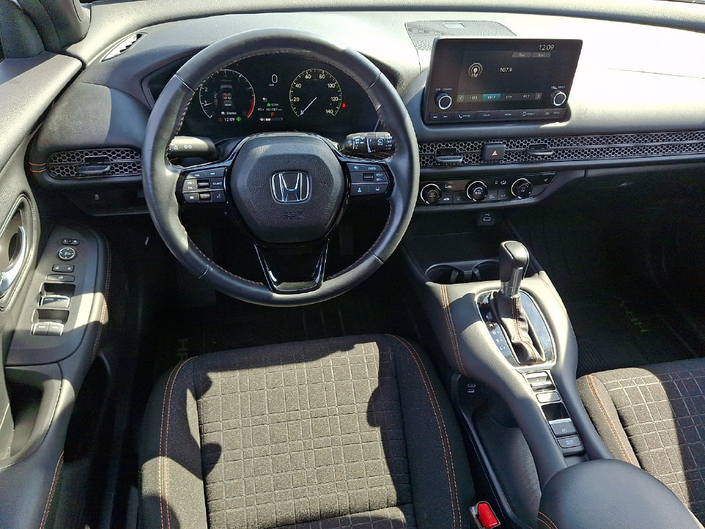 Used 2024 Honda HR-V Sport image 11