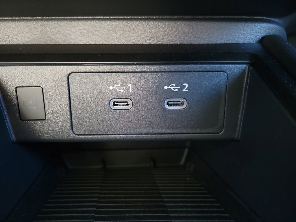 New 2025 Nissan Kicks SR w/ Illumination Package image 32