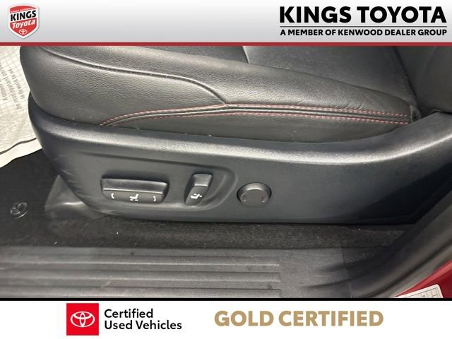 Used 2024 Toyota 4Runner TRD Off-Road Premium image 18