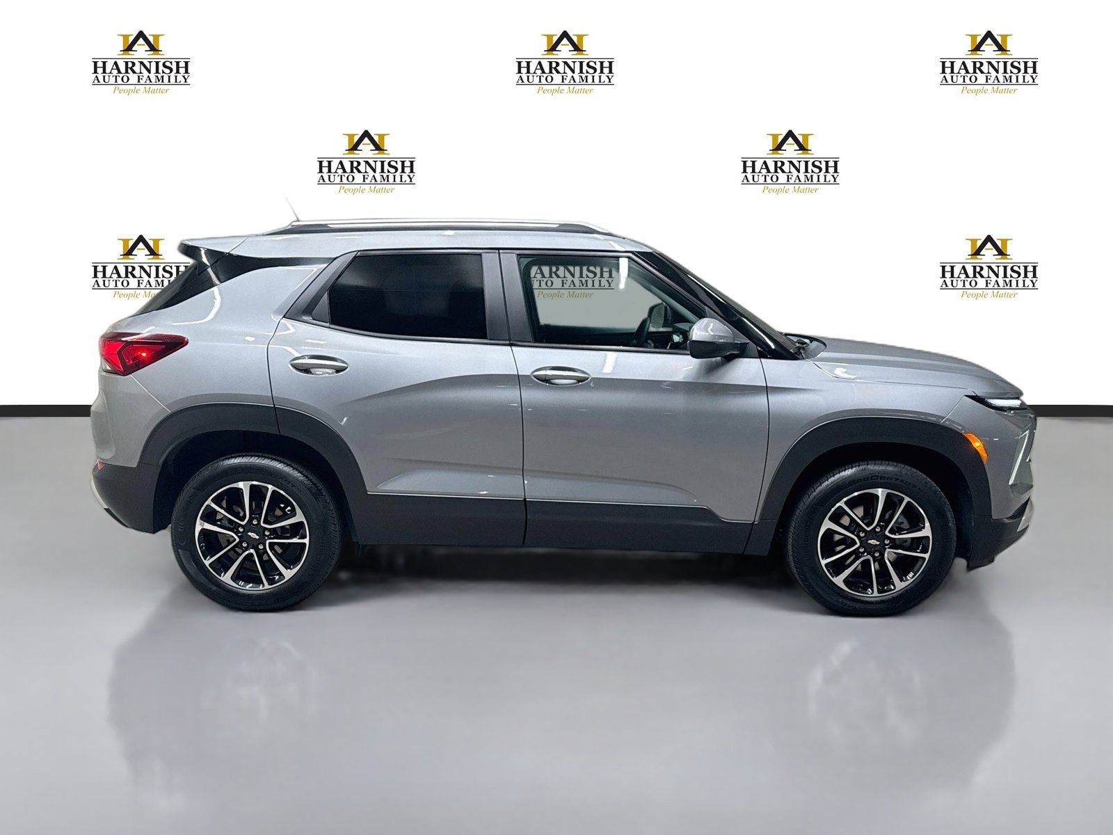 Used 2025 Chevrolet TrailBlazer LT AWD/4WD image 4