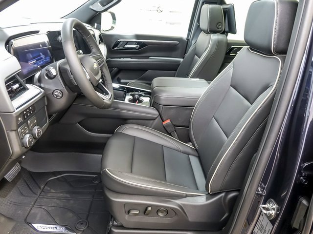 New 2026 Chevrolet Suburban Premier image 8