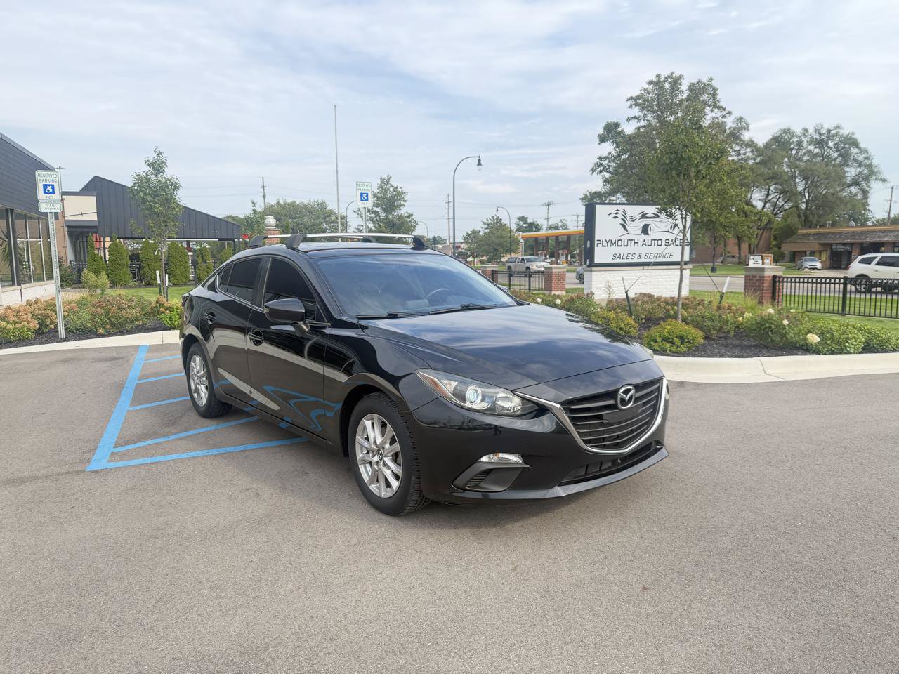 Used 2014 MAZDA MAZDA3 i Touring w/ Technology Package FWD image 3