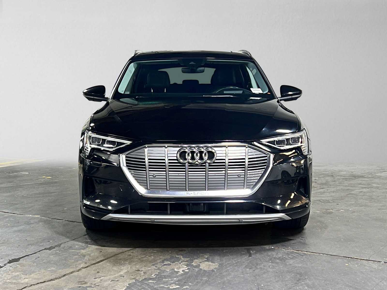 Used 2019 Audi e-tron Prestige w/ Prestige Package AWD/4WD image 8