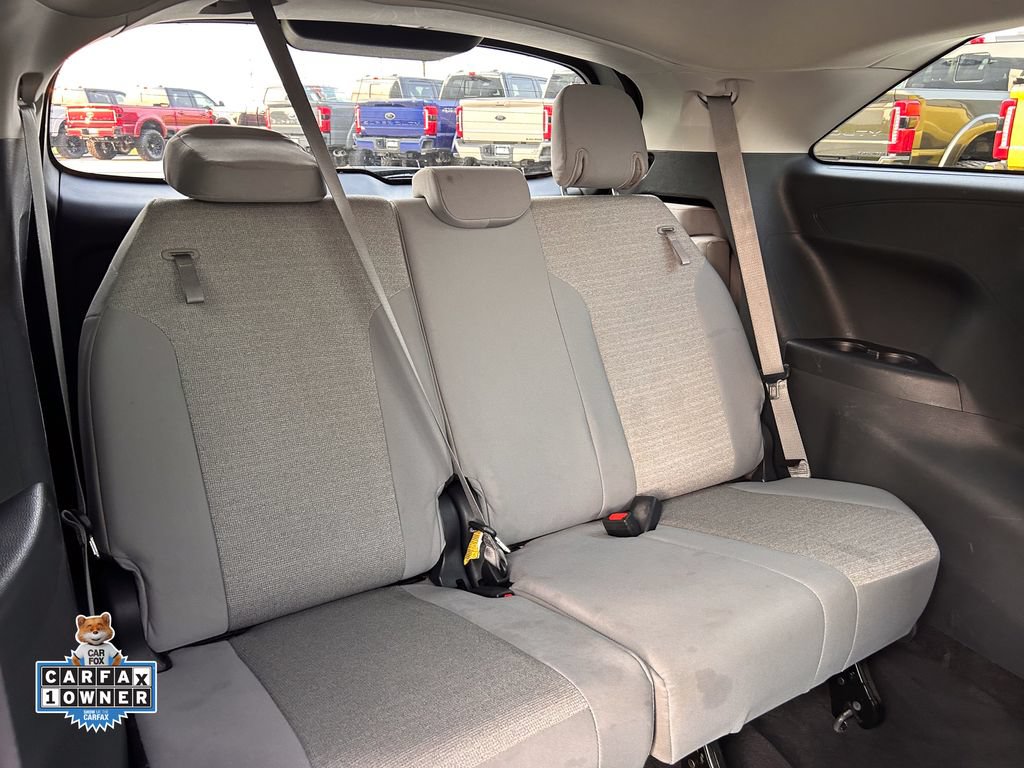 Used 2025 Toyota Sienna LE FWD image 18
