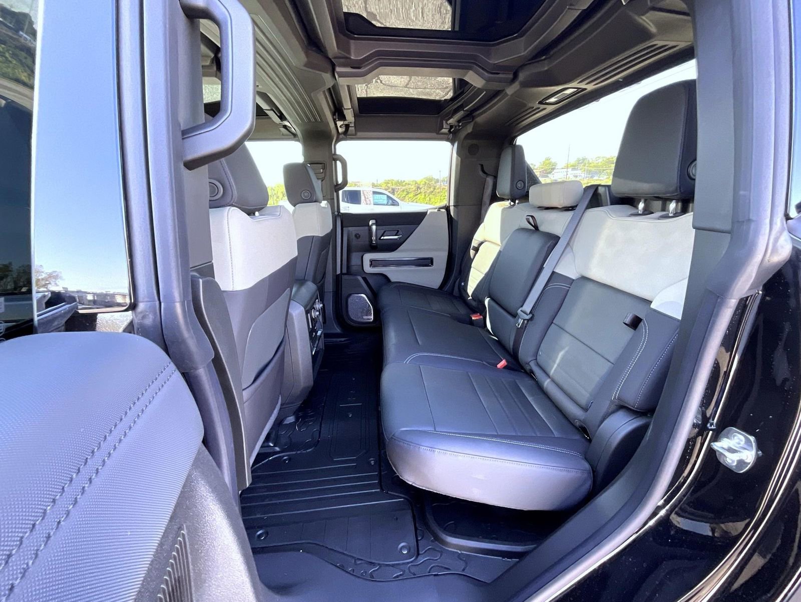 New 2026 GMC Hummer EV 4x4 Crew Cab w/ Battery Pack, 24 Module Pack image 19