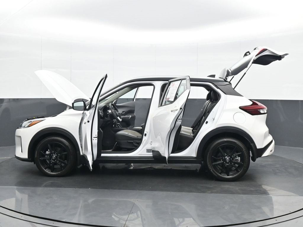 Used 2023 Nissan Kicks SV image 27