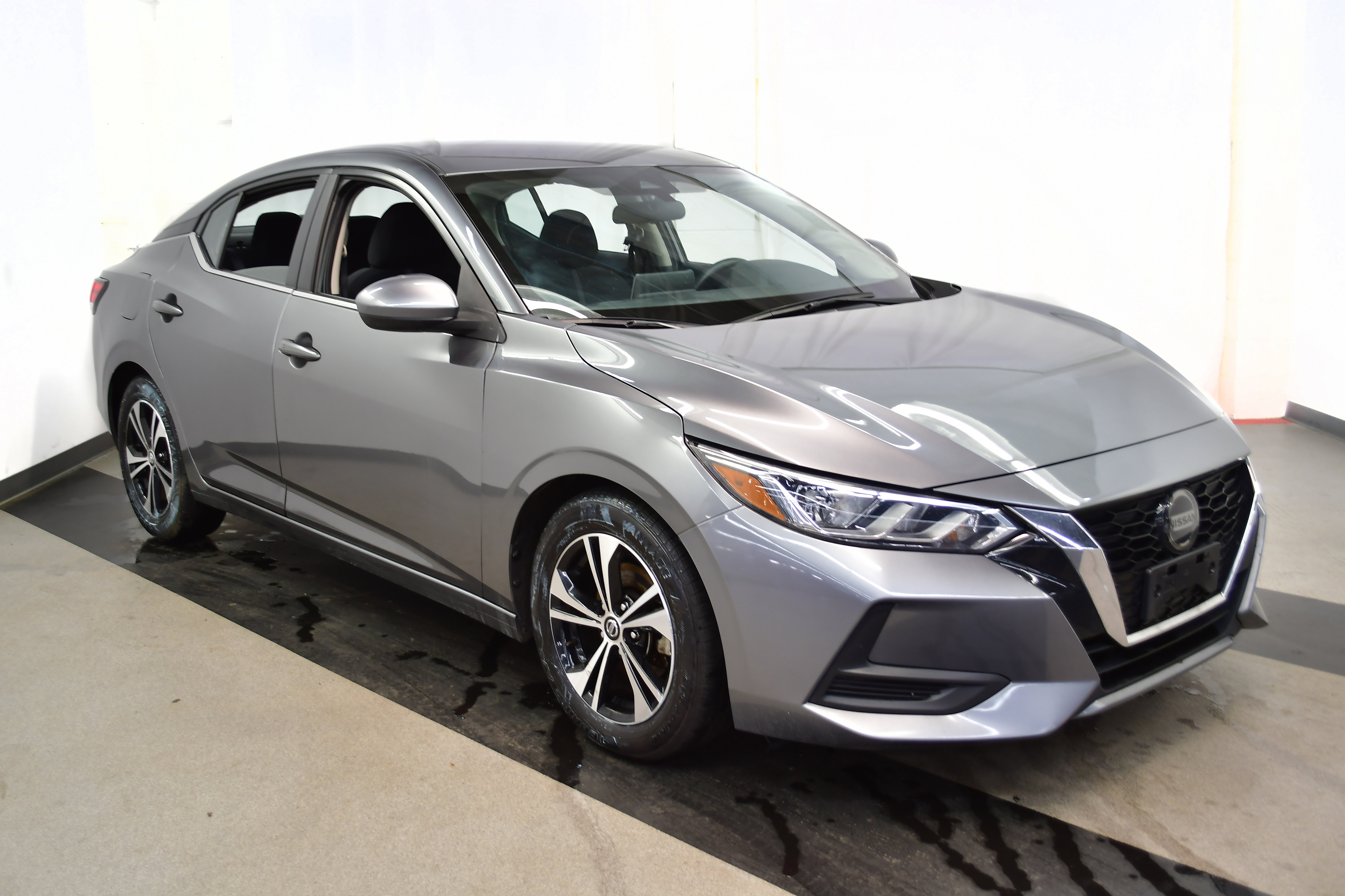 Used 2023 Nissan Sentra SV image 4