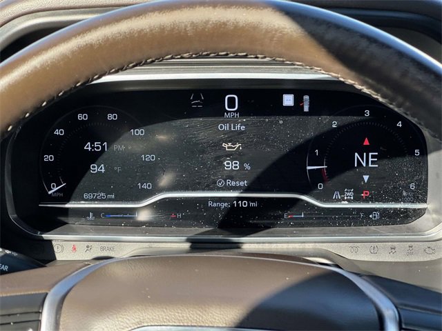 Used 2023 GMC Yukon XL SLT w/ SLT Luxury Package image 27