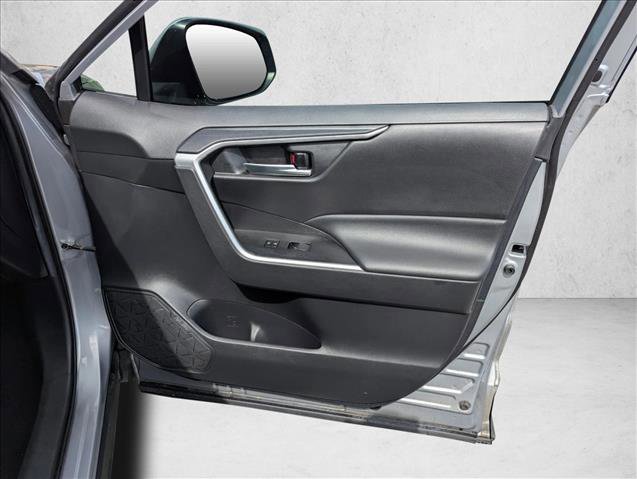 Used 2021 Toyota RAV4 XLE w/ Convenience Package image 24