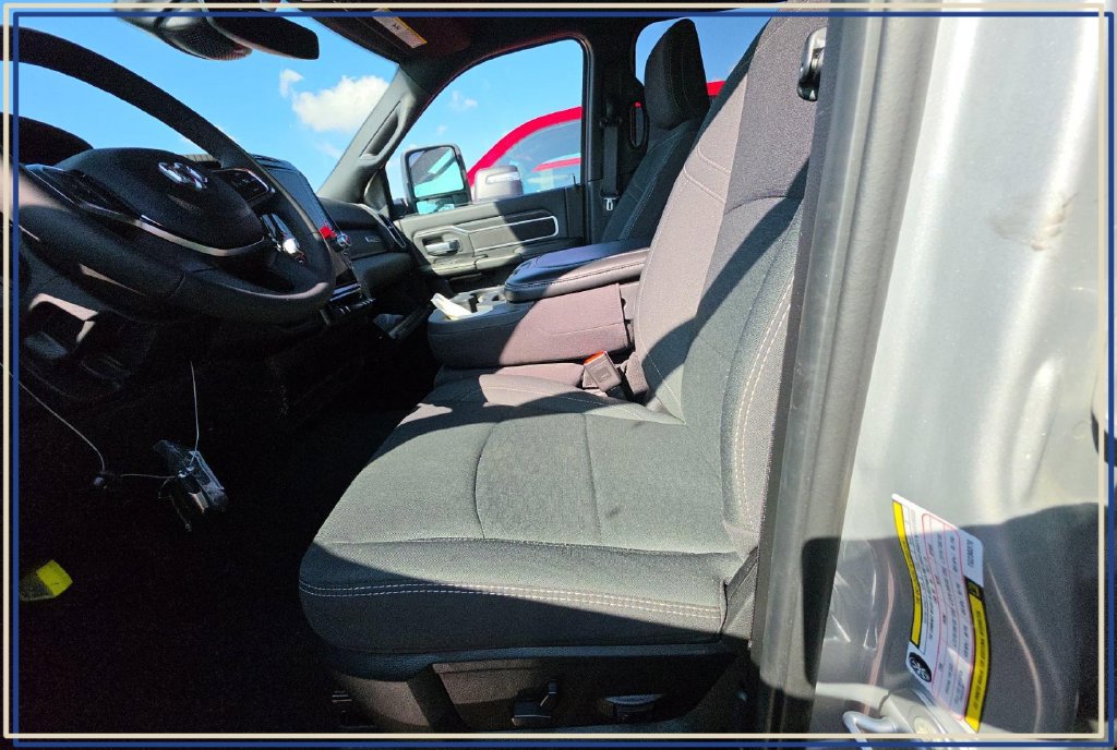 Used 2026 RAM 2500 Big Horn AWD/4WD image 2