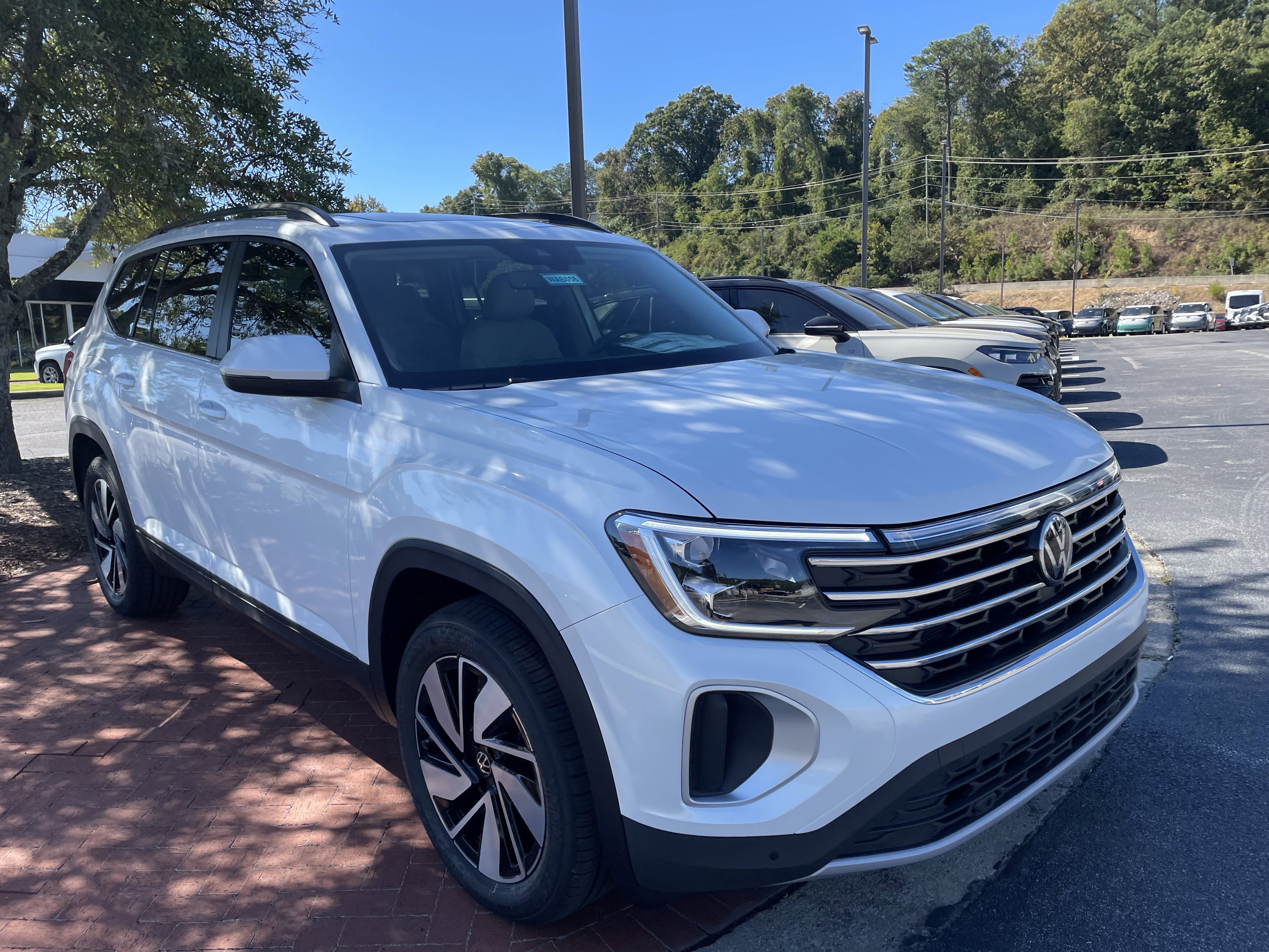 New 2026 Volkswagen Atlas SE image 3