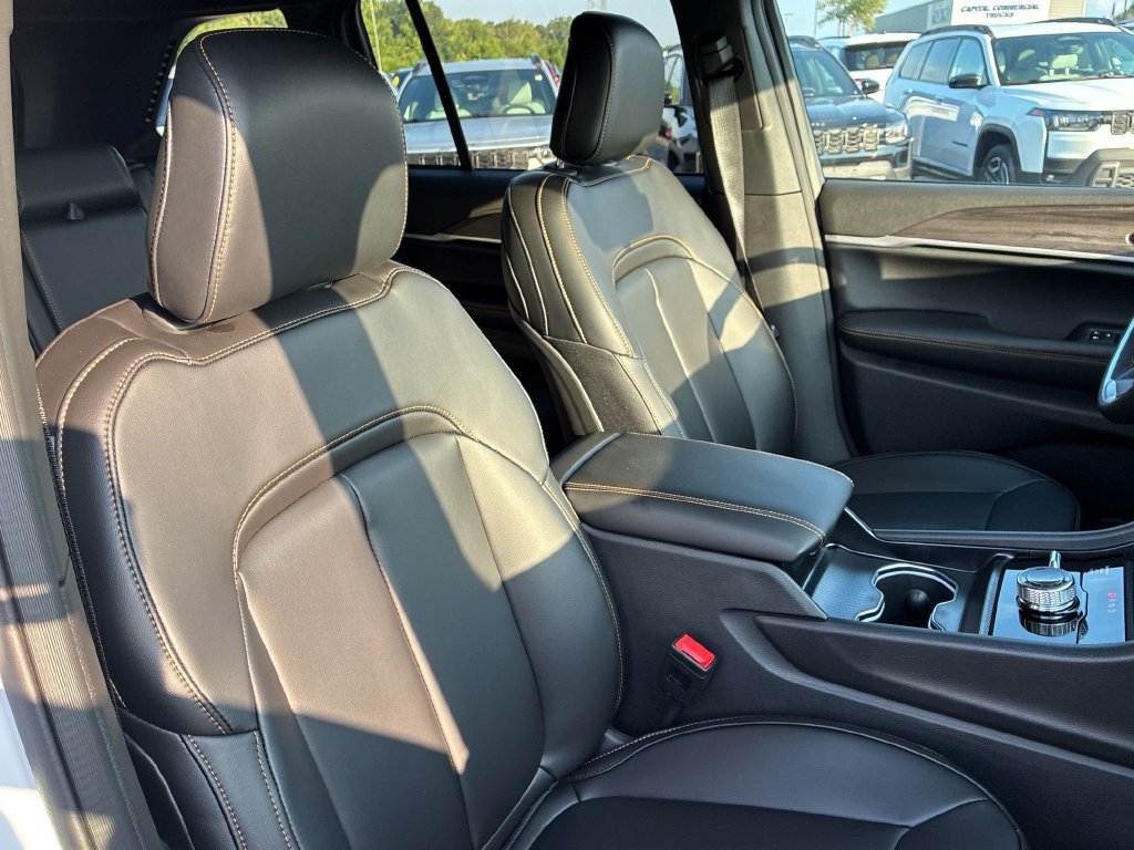 New 2026 Jeep Grand Cherokee Limited AWD/4WD image 35