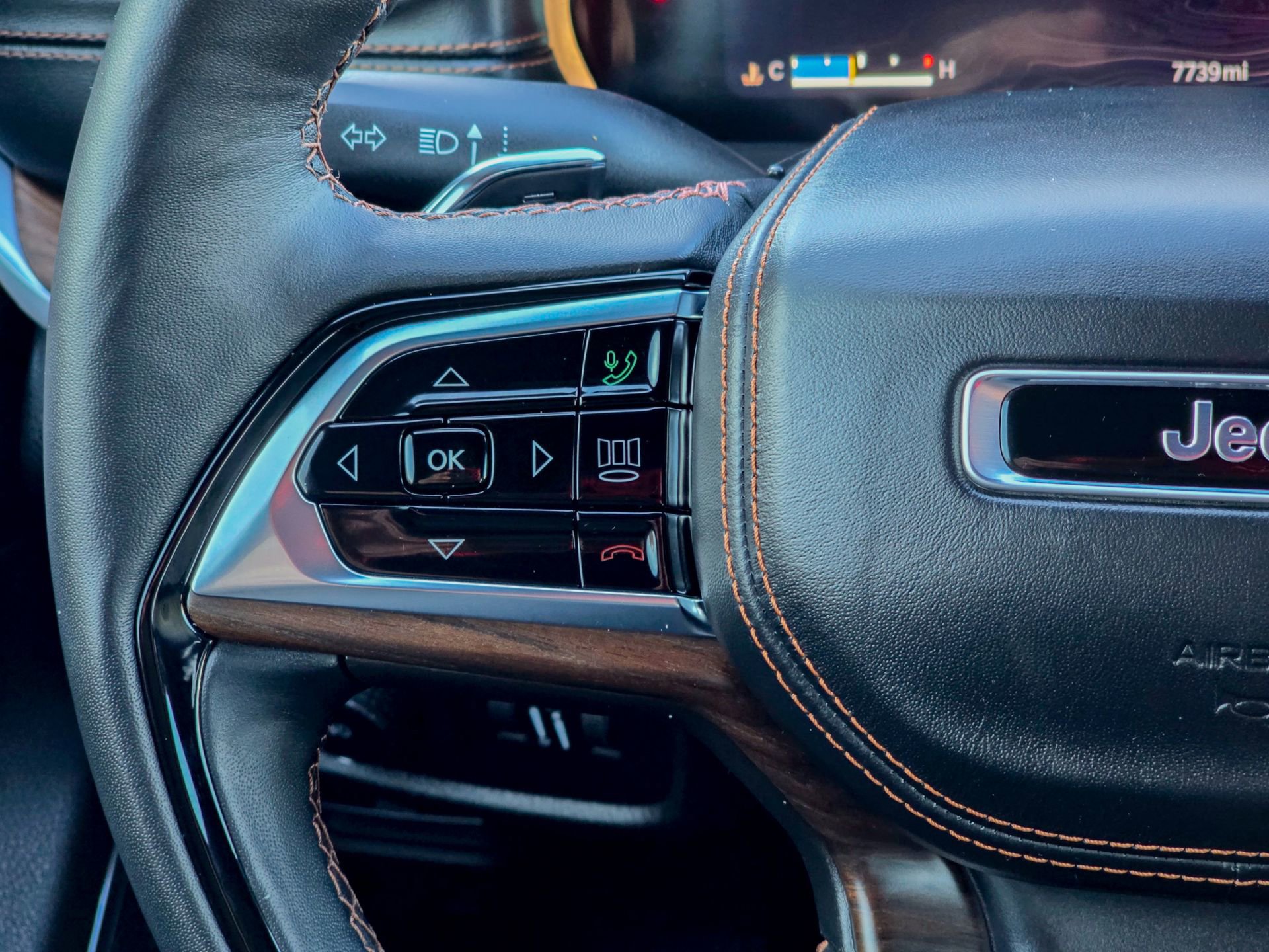 Used 2025 Jeep Grand Cherokee L Summit image 39