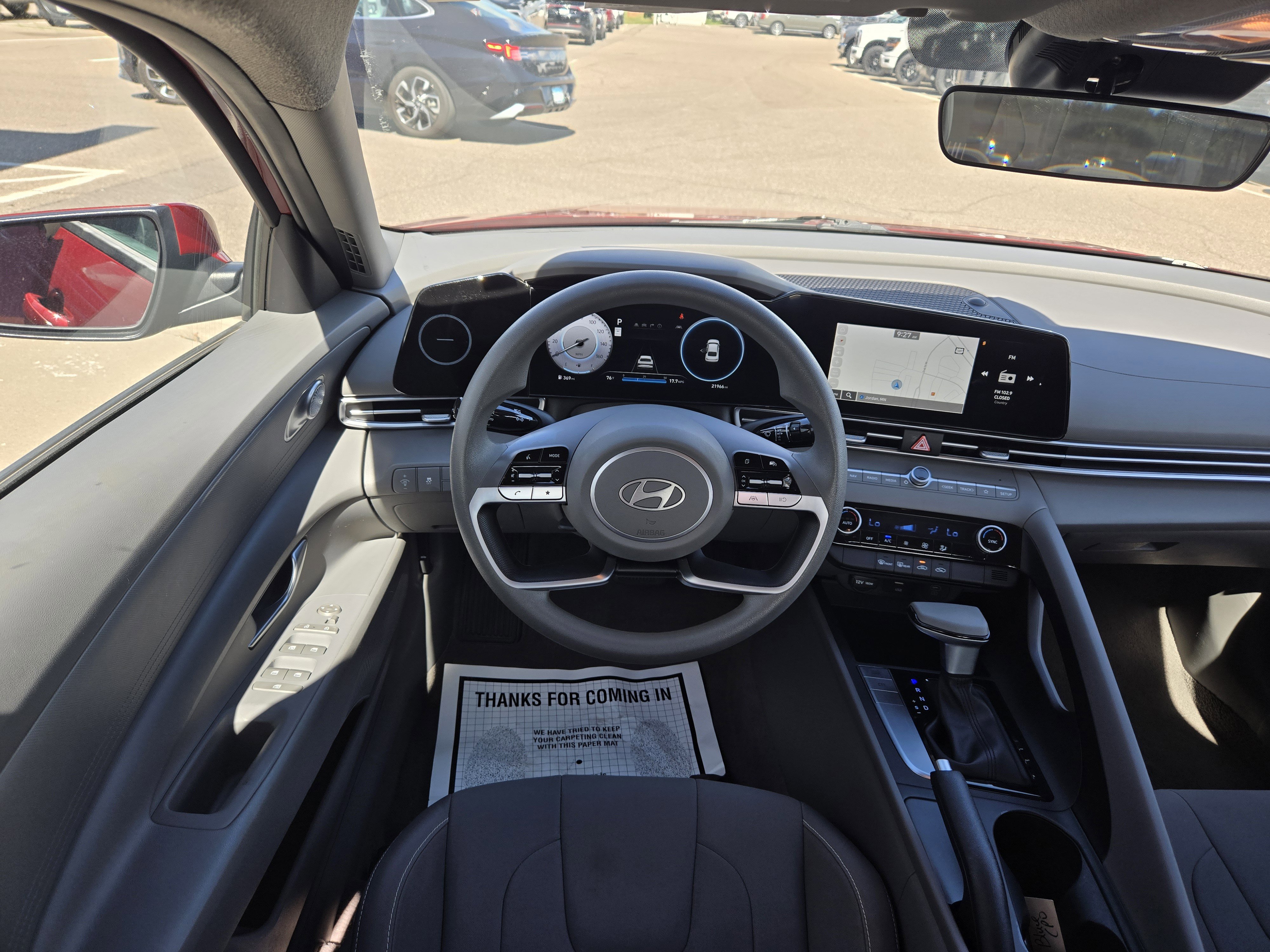 Used 2024 Hyundai Elantra SEL image 2