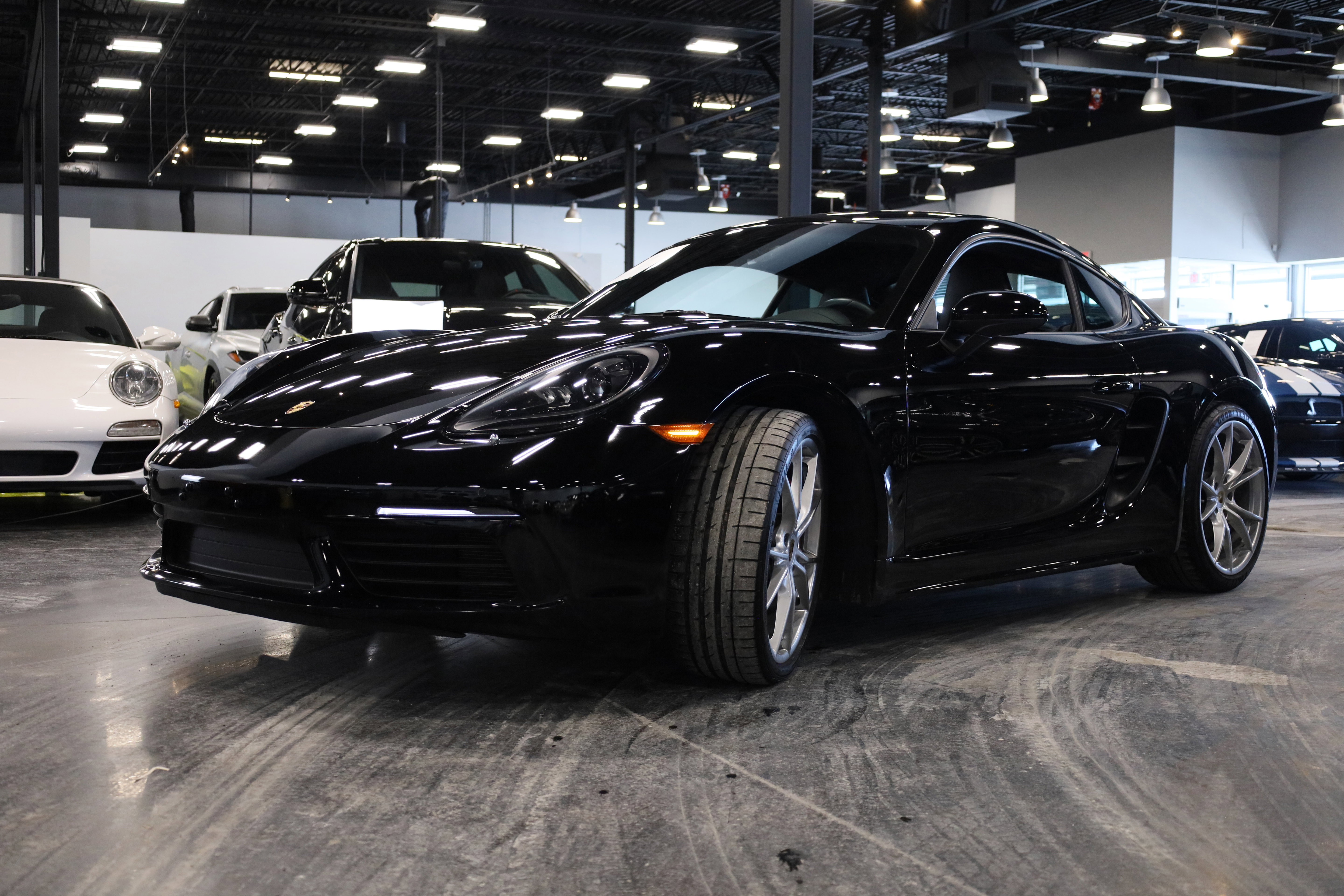 Used 2019 Porsche 718 Cayman S image 3