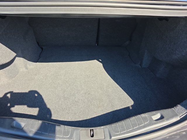 Used 2020 Ford Fusion SE FWD image 35