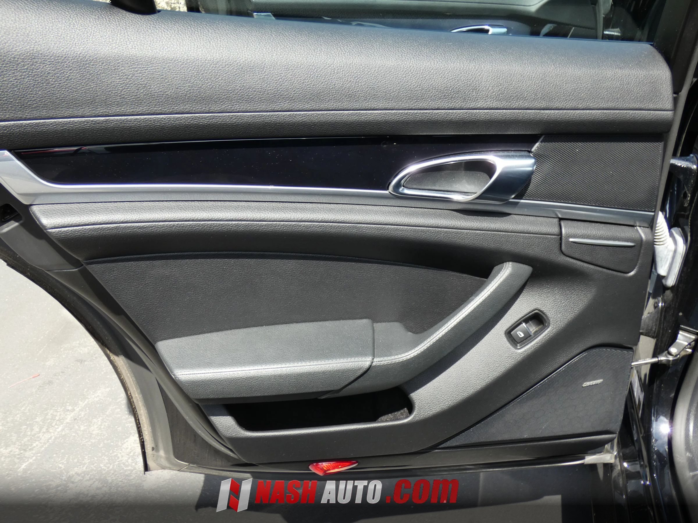 Used 2011 Porsche Panamera 4 AWD/4WD image 36
