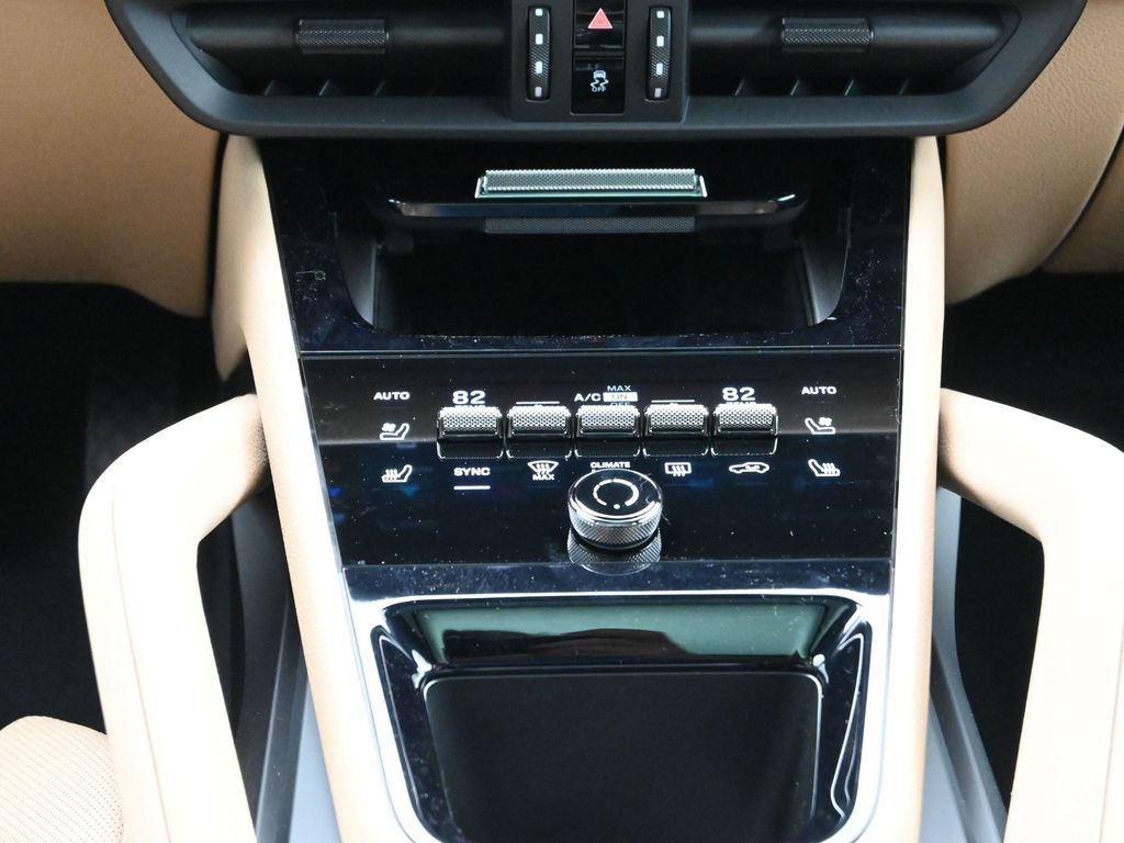 New 2026 Porsche Cayenne image 23