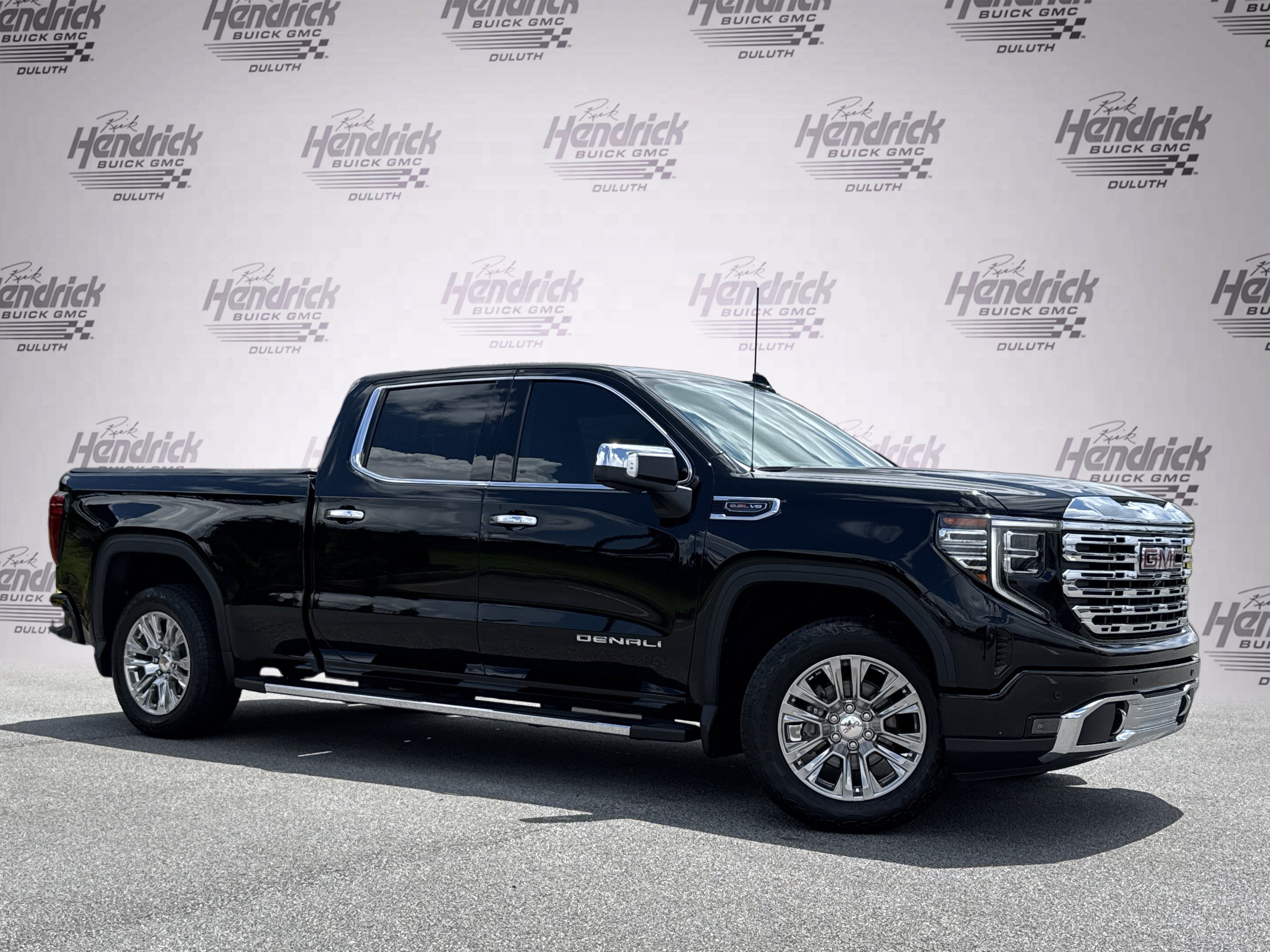 Used 2023 GMC Sierra 1500 Denali AWD/4WD image 2