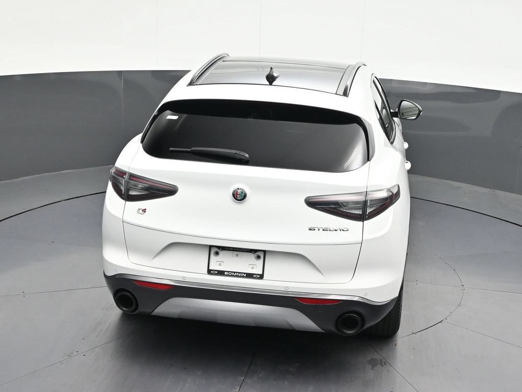 Used 2024 Alfa Romeo Stelvio Ti AWD/4WD image 18