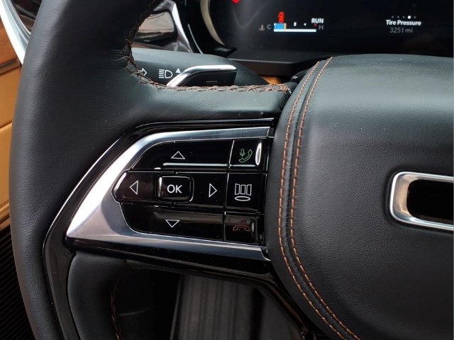 Used 2026 Jeep Grand Cherokee Summit w/ Adv Protech Group IV AWD/4WD image 29