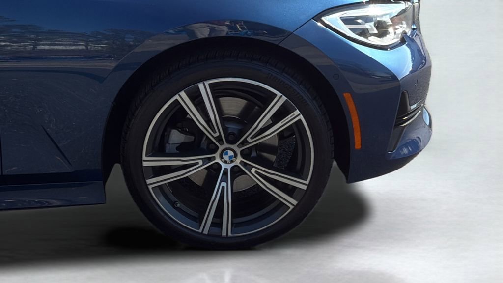Used 2021 BMW 330i xDrive Sedan w/ Driving Assistance Package image 24