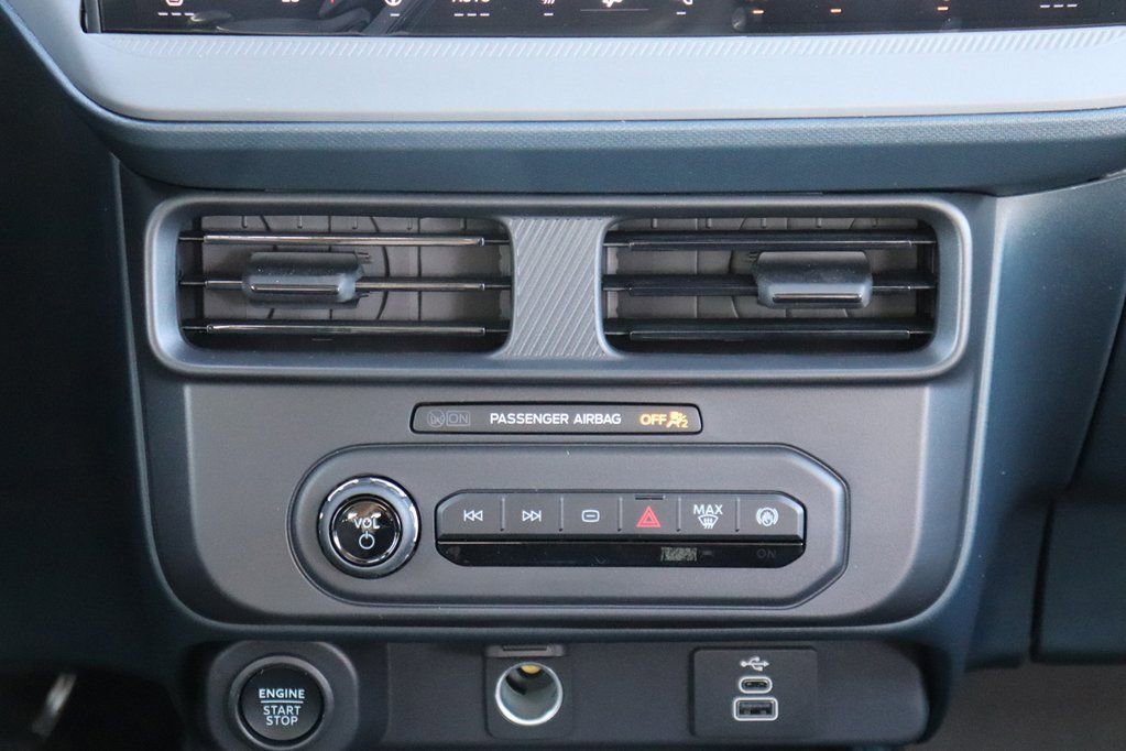 New 2025 Ford Maverick XLT w/ XLT Luxury Package image 16