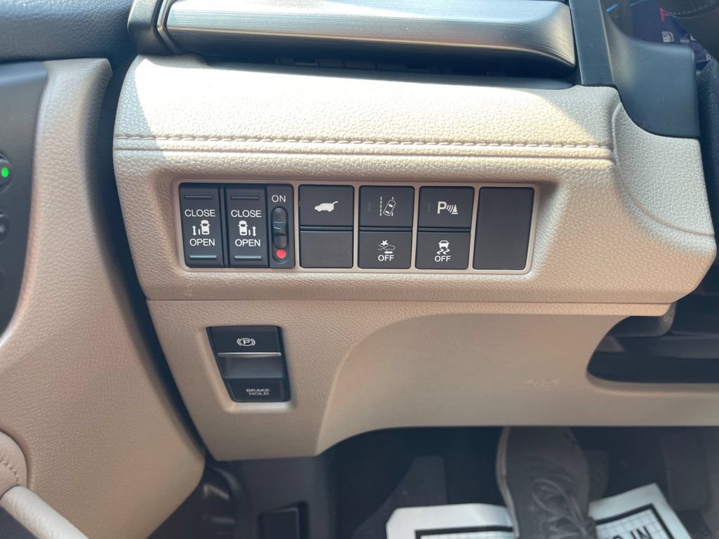 Used 2020 Honda Odyssey Touring image 19