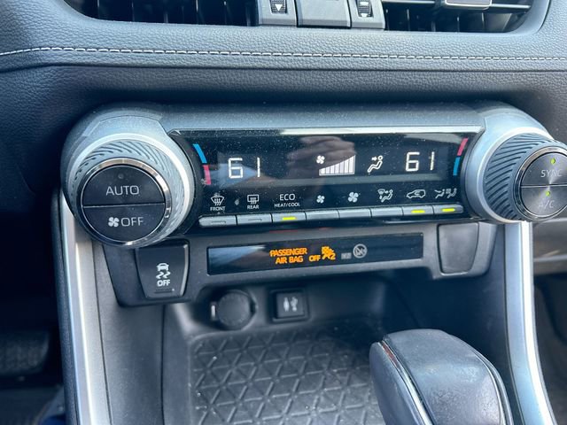 Used 2019 Toyota RAV4 XLE Premium FWD image 22