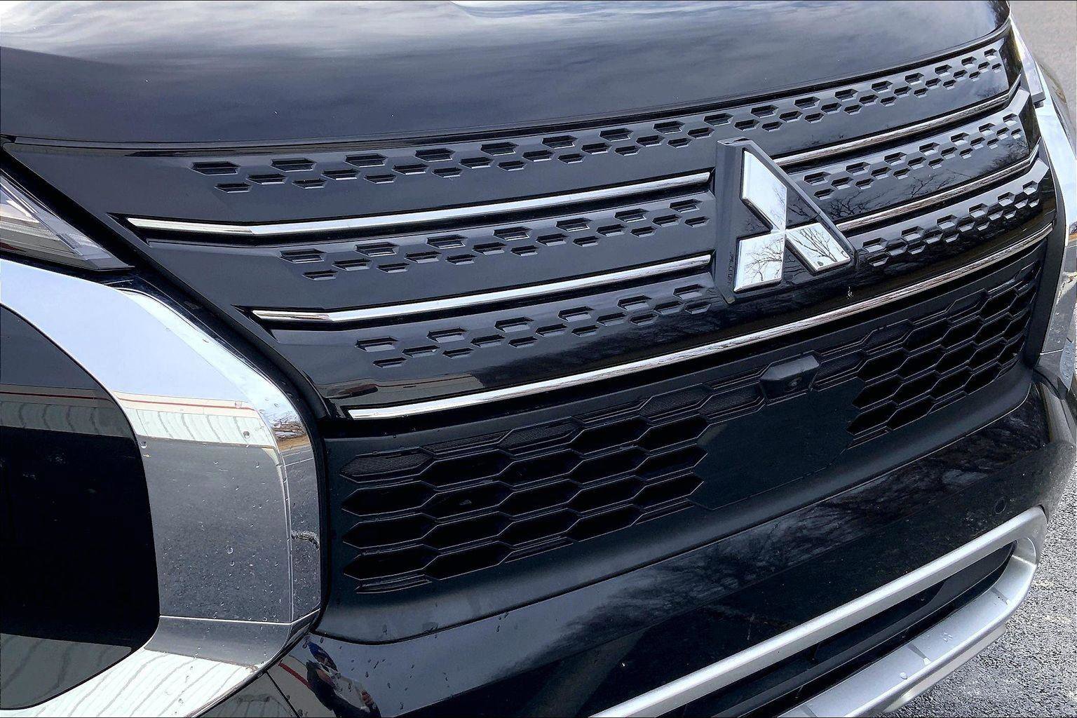 Used 2024 Mitsubishi Outlander SE image 30