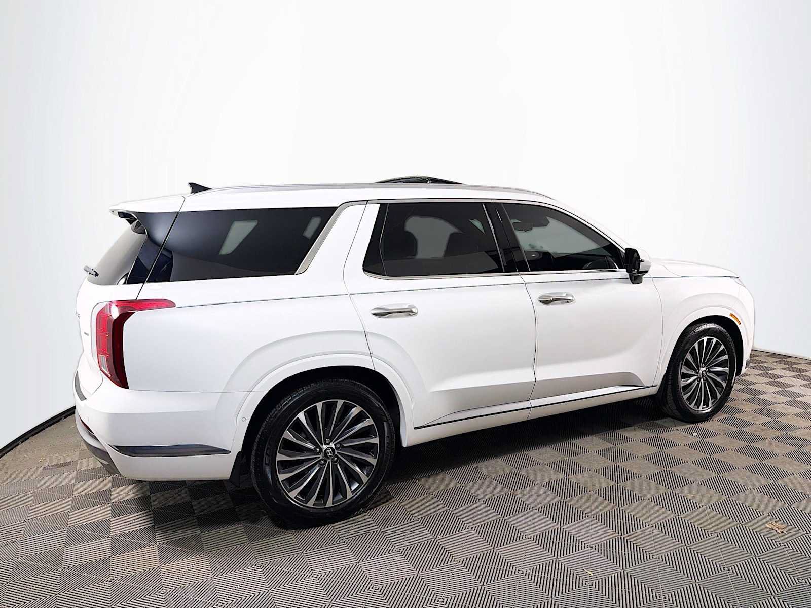 Used 2024 Hyundai Palisade Calligraphy AWD/4WD image 4