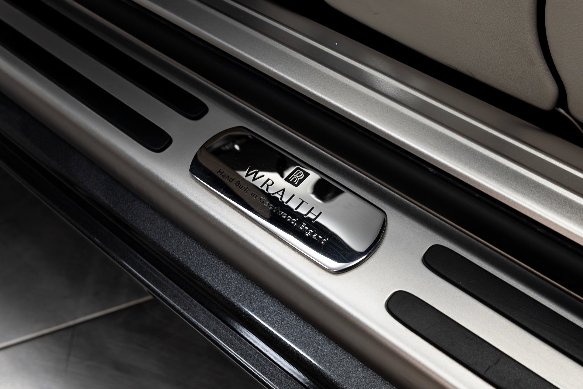 Used 2016 Rolls-Royce Wraith image 48