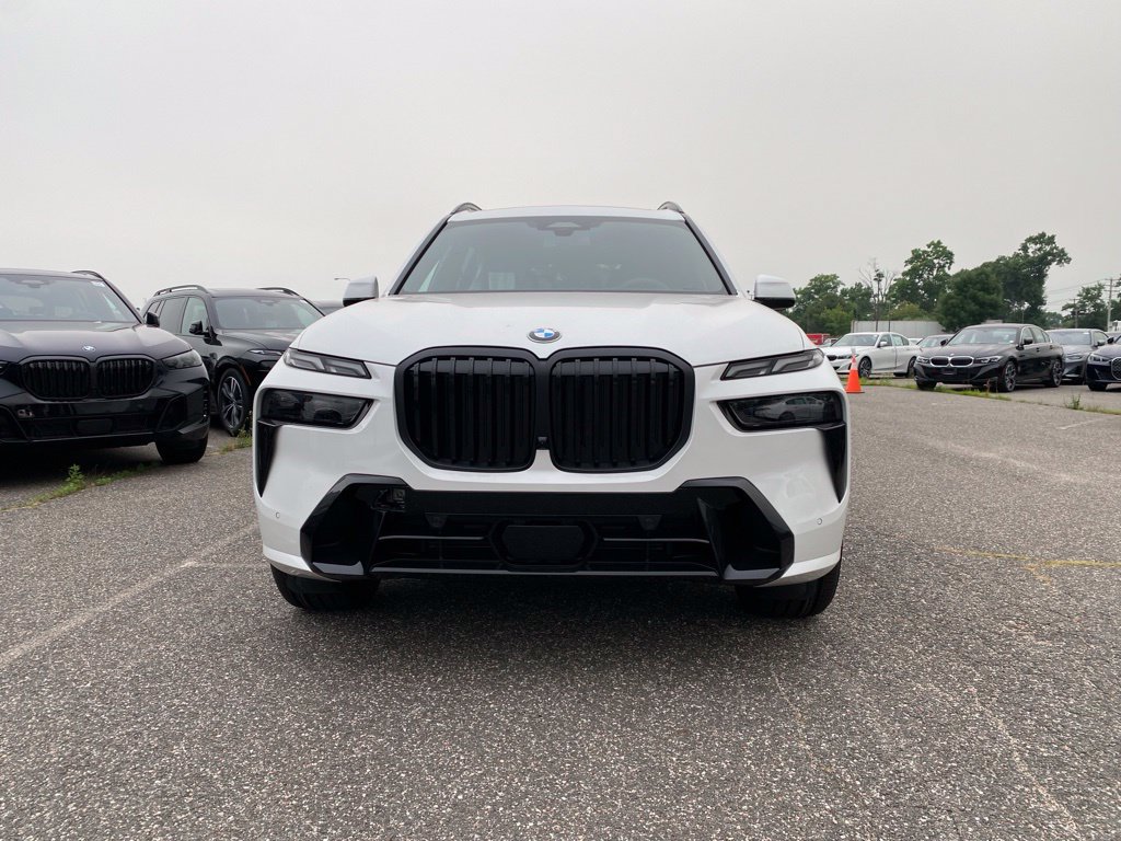 New 2027 BMW X7 xDrive40i w/ M Sport Package AWD/4WD image 2