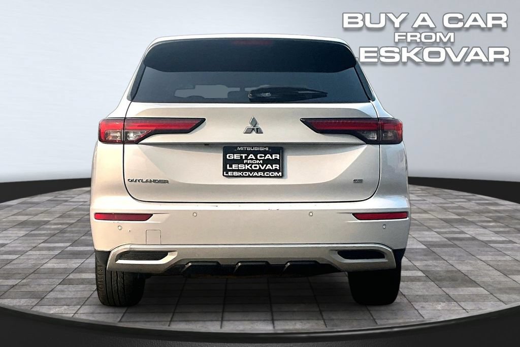 Used 2024 Mitsubishi Outlander SE AWD/4WD image 4
