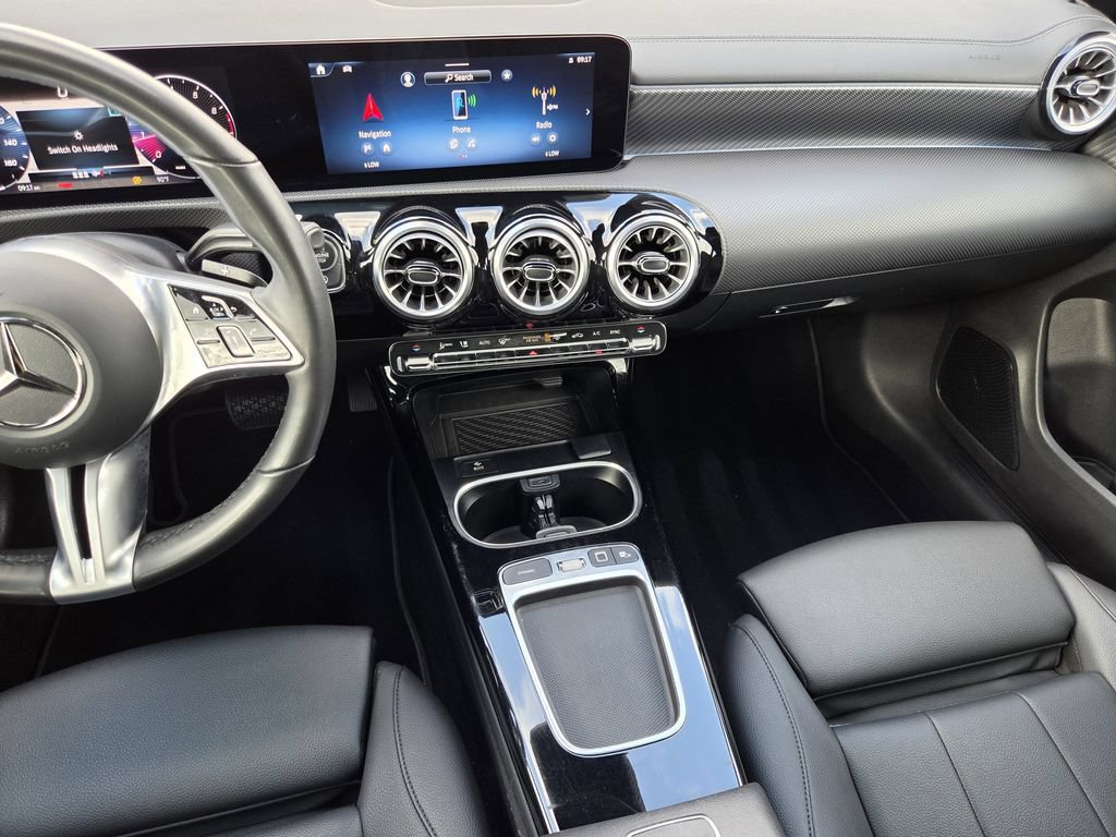 Used 2025 Mercedes-Benz CLA 250 4MATIC w/ Exclusive Package image 16