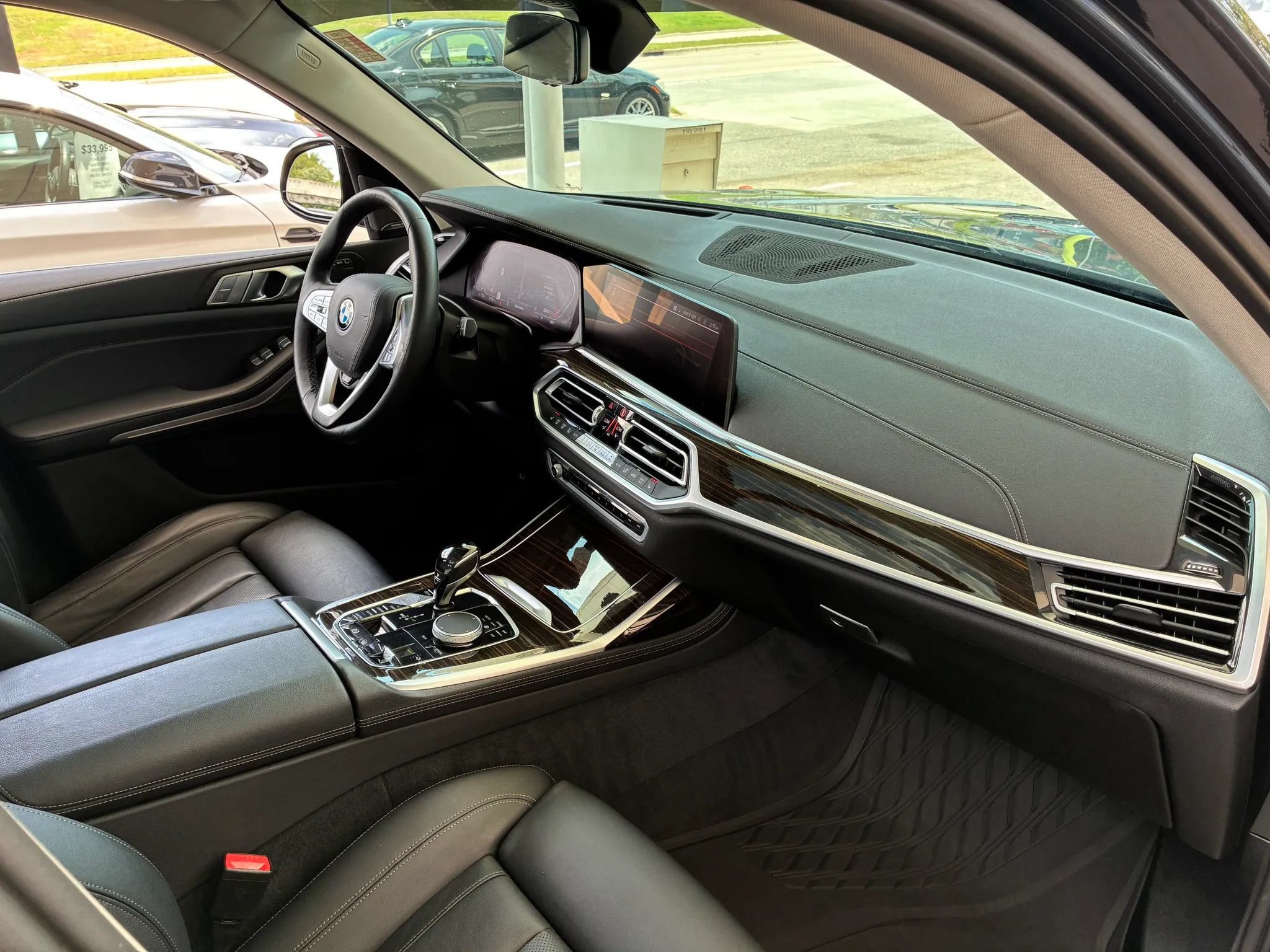 Used 2020 BMW X7 xDrive40i w/ Premium Package AWD/4WD image 21