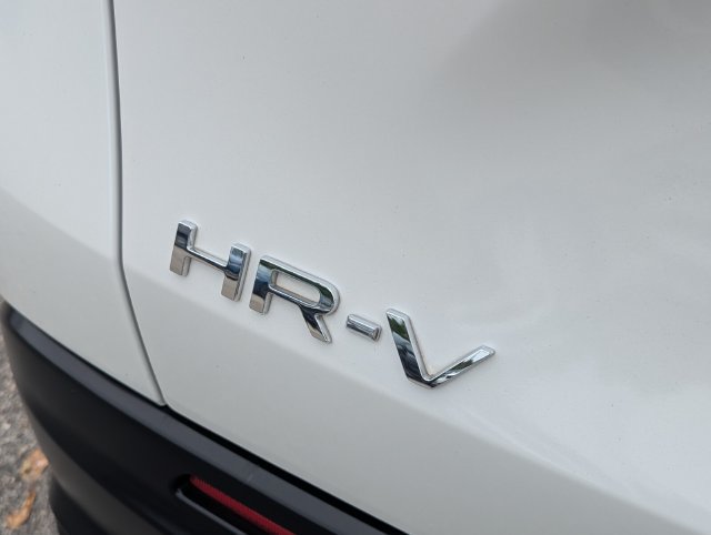 Certified 2025 Honda HR-V LX image 9