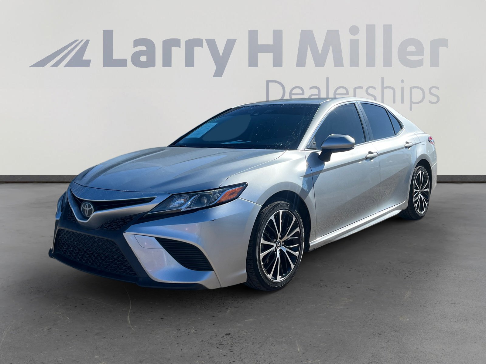 Used 2018 Toyota Camry SE