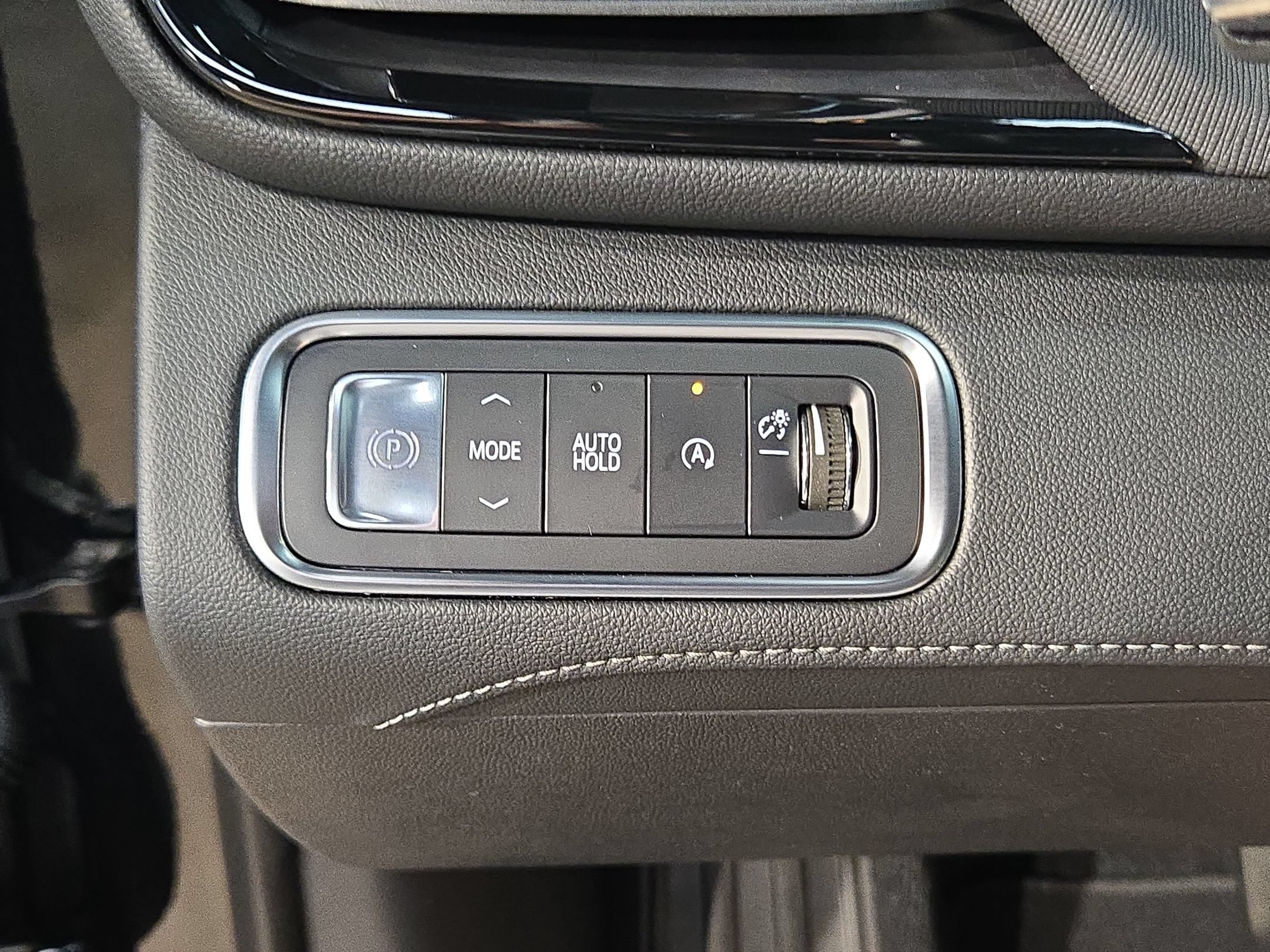 Used 2025 Buick Enclave Sport Touring w/ Power Package FWD image 26