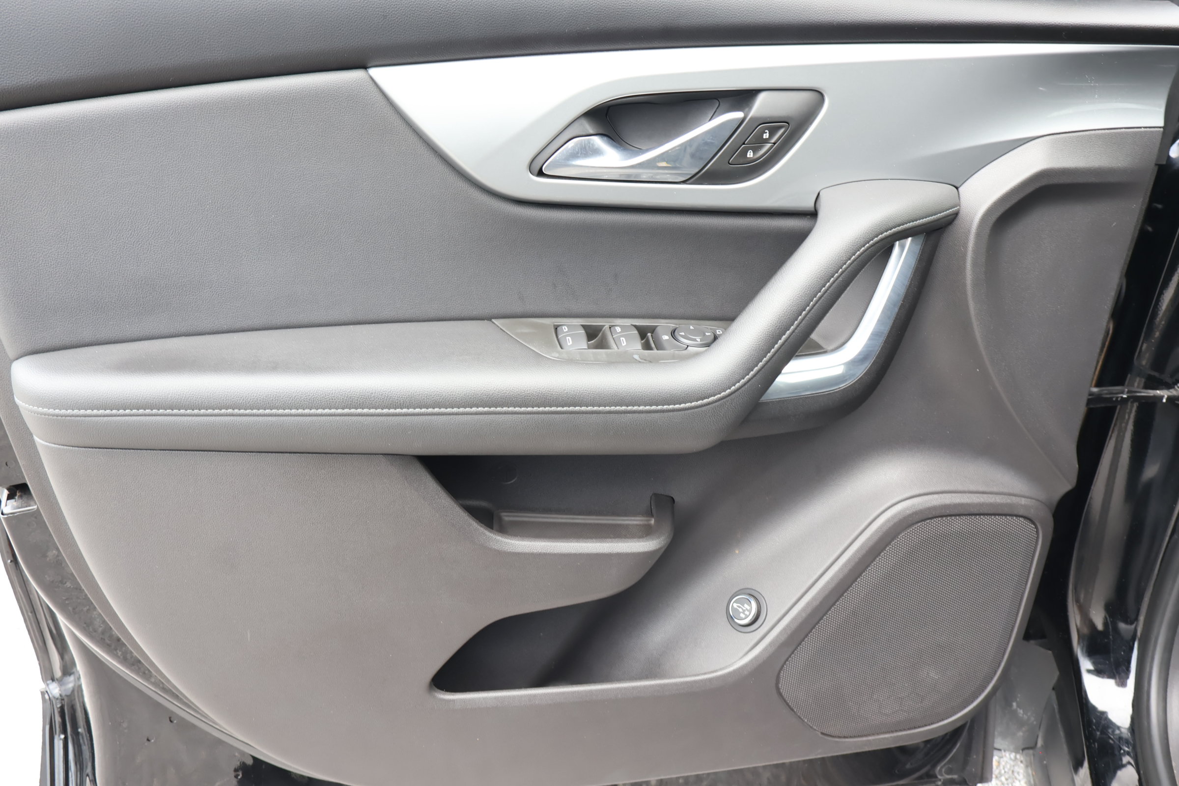 Used 2019 Chevrolet Blazer LT FWD image 14